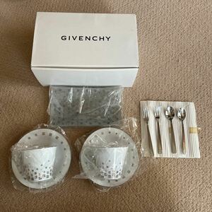 新品未使用　箱付き　GIVENCHY ジバンシー　ペアティータイムセット　スプーン フォーク トレー　カップアンドソーサー