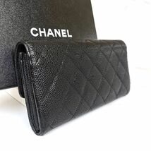 ■極美品■ CHANEL シャネル キャビアスキン マトラッセ フラップ ロングウォレット 長財布 C008_画像2