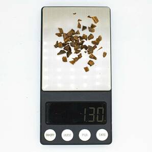 ★上品伽羅 刻み 約1.30g 聞香用/お香/香道具/香道 香木/沈香/伽羅 角割・刻み・姿物 線香/線香立て/香炉/香合 志野流/寺院御用達 の画像9