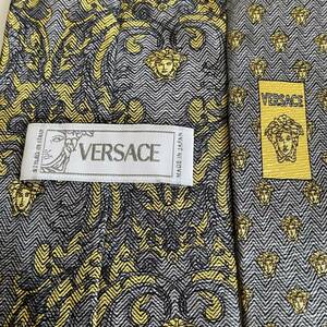 VERSACE （ヴェルサーチェ）ヴェルサーチ グレー吊り下げメデューサロゴネクタイ