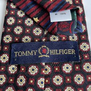 TOMMY HILFIGER（トミーヒルフィガー） 黒ボルドー花弁ネクタイ 