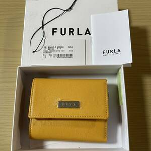 フルラ（FURLA）① オレンジ三つ折り財布　サイフ 新品　未使用　タグ付き　箱付き 定価23,100