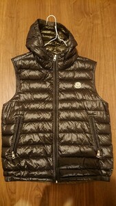 美品MONCLERモンクレールダウンベストgilet 超軽量 