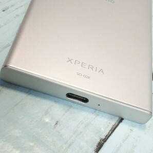 docomo Xperia XZ1 Compact SO-02K white silver 本体 白ロム SIMロック解除済み SIMフリー 758966の画像5