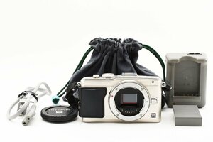 OLYMPUS PEN Lite E-PL6 ボディ シルバー 1605万画素 ミラーレス一眼 [美品] ポーチ 充電器 バッテリー付き 手ぶれ補正 タッチパネル