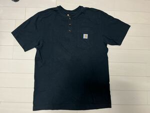 送料無料　カーハート　ヘンリーネックTシャツ　サイズM carhartt クルーネック Tシャツ 半袖 無地 ブラック　胸ポケットCarhartt