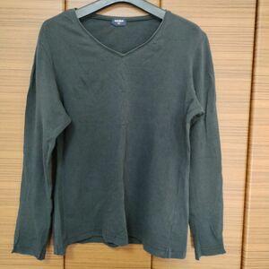 大きいサイズ　XL　昔のユニクロ　黒　カットソー　タグのところに小さな穴あり 長袖Tシャツ【複数購入割引あり】