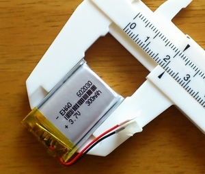 リポ　バッテリー 3.7V　300mAh　602030（6 x 21 x 32mm）