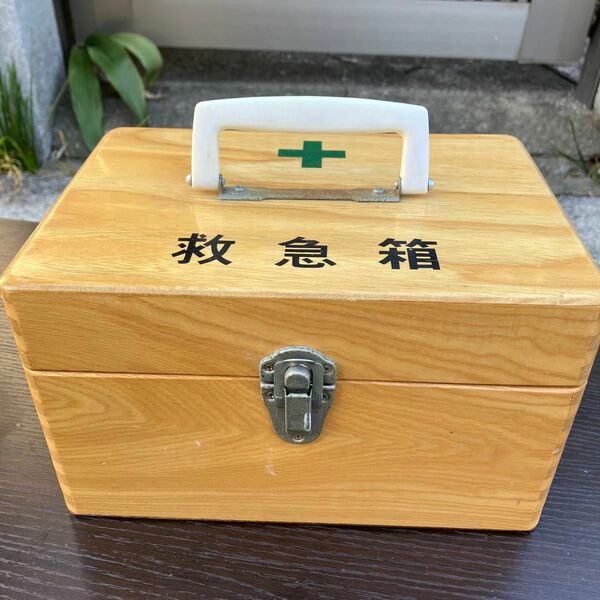 ★【昭和レトロ】木製　救急箱/薬箱/収納箱