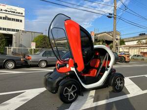 RENAULT TWIZY ルノートゥイージー　個人　マイクロカー ミニカー 電気自動車