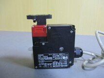 中古 OMRON D4NL-1GFG-B GUARD LOCK SAFETY DOOR SWITCH AC-15 3A/240VAC DC-13 0.27A/250VDC(AACR60206D011)_画像6