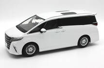 美品 TOYOTA トヨタ 非売品 新型 40系 ALPHARD アルファード 1/30 ダイキャストカー 089 プラチナホワイトパールマイカ 色見本 ミニカー_画像2