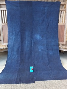 色褪せた青系中厚藍木綿古布・4幅繋ぎ・198×128㌢・重440g・襤褸・リメイク素材