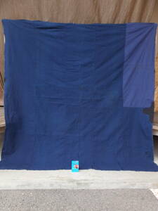 継ぎ接ぎした青系藍木綿古布・5幅繋ぎ・170×164㌢・重450g・襤褸・無地・リメイク素材