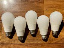 TOSHIBA ネオボールZ EFA12EN 電球型蛍光ランプ 60ワット形 E26 昼白色 5個セット 中古 !!_画像1