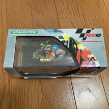 未使用　保管品　スロットカー　SCALEXTRIC motogp valentino ross46 repsol HONDA バイク_画像2