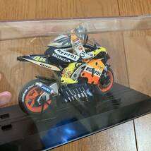 未使用　保管品　スロットカー　SCALEXTRIC motogp valentino ross46 repsol HONDA バイク_画像7