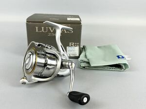 B6KL6 美品 DAIWA ダイワ LUVIAS 2506 ルビアス2506 スピニングリール 釣具 箱付き 