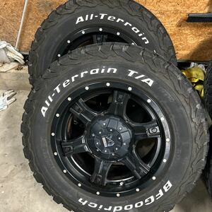 2000年式サバーバン　タイヤホイール4本セット　LEXXEL WHEEL 17インチ9J LT265/65R17 120/117S BFGoodrich All-Terrain T/A