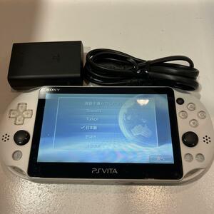 電源〇　PlayStation Vita Wi-Fiモデル グレイシャー・ホワイト(PCH-2000ZA22)　ジャンク 　中古品 本体 PCH-2000 Sony