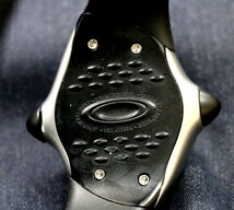 1円～ 【メンズ腕時計】OAKLEY CRUSH オークリー クラッシュ デイト QZ シルバー文字 ケース 箱付 状態良好　　_画像7