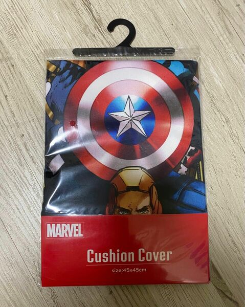 新品未使用　marvel クッションカバー　キャプテンアメリカ　ソー　アイアンマン　アベンジャーズ