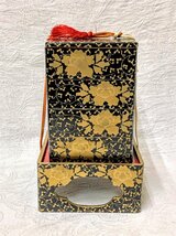 13518/雛道具 重箱 牡丹唐草金蒔絵 弥生印 昭和レトロ 時代物 ひな人形 木製漆塗り ミニチュア和風家具_画像1