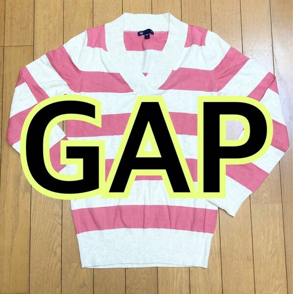 GAP ピンクボーダーVネック綿トップス