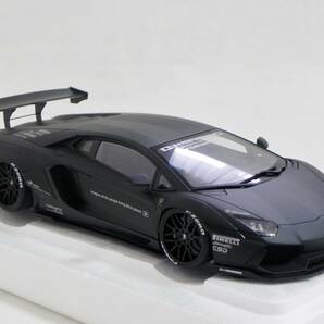 オートアート1/18 リバティーウォーク LB-WORKS ランボルギーニ アヴェンタドール マットブラックの画像2