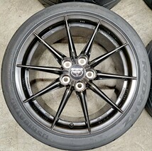 【新品】トヨタ GRヤリス 純正 RZ ハイ パフォーマンス 鍛造 BBS ホイールタイヤ 4本 225/40R18 SHIBATIRE TW280 未使用品 8.0J 114.3 極上_画像3