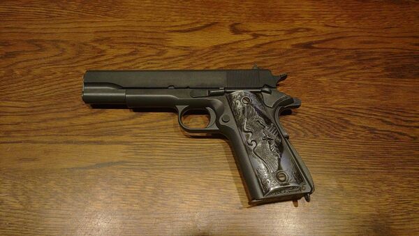 絶版★箱と金属グリップ付き ウエスタンアームズ M1911 ガバメント ガスガン エアガン