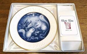 tam_001 希少！ 限定品 大倉陶園 クリスマスプレート 白磁 OKURA CHINA CHRISTMAS PLATE お箱・皿立付 20cm 親子 FAMILY ★ 1986年 リス