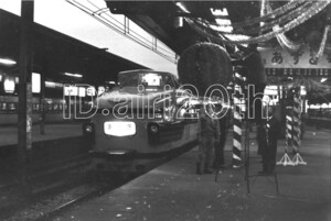 R0022-1【古い 鉄道 白黒 モノクロネガ】35mm 6コマ◇昭和41年 特急あずさ 運行開始 ※鉄道 駅 電車 汽車 蒸気機関車