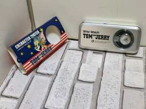 平成ビンテージレトロ。トムとジェリーリストウォッチ　2001 ケース保管品