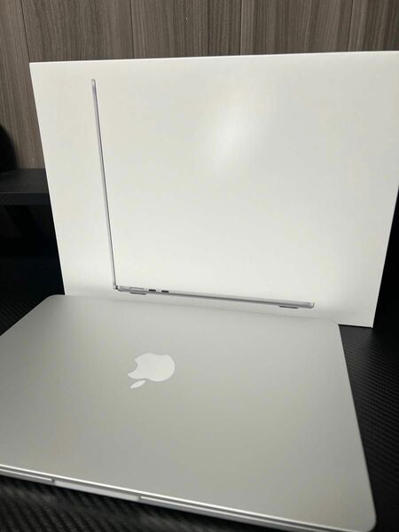 MacBook air m2 2022モデル　メモリ16GB SSD 512GB