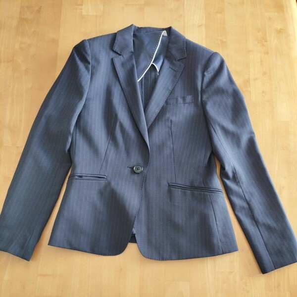 洋服の青山 レディーステーラードジャケット 濃紺にストライプ 7号サイズ　就活　面接　送料無料