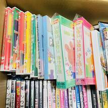 9 ジャンク DVDなど 14kg以上 まとめ売り アニメ 洋画 ディズニー キティ お笑い 嵐 NEWS _画像2