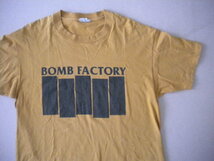 ビンテージ BOMB FACTORY ボム ファクトリー Tシャツ PUNK HARDCORE パンク ハードコア ロック 音楽 マスタード XL_画像1