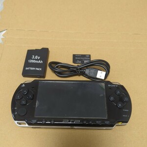 管理：023 SONY PSP2000 動作確認済み すぐ遊べるセット 電池新品　ケーブル　メモリースティック付き