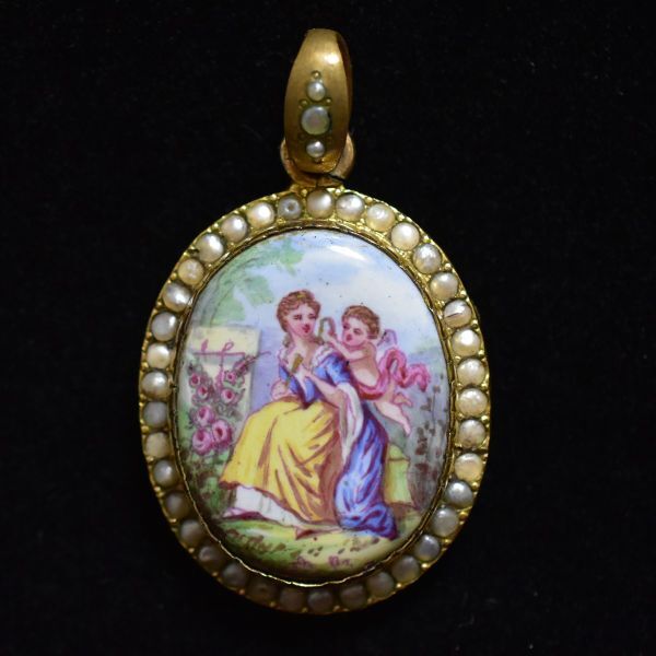 French/French antique hand-painted enamel miniature and pearl/pearl locket pendant top/charm Locket usable Authenticity guaranteed, ladies accessories, pendant top, charm, others