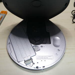 SONY D-E999 超薄型 CDウォークマン リモコン・ACアダプター付き 動作良好の画像5