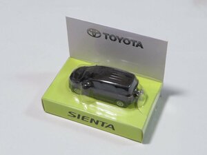 TOYOTA　シエンタ　キーホルダー　プルバックカー