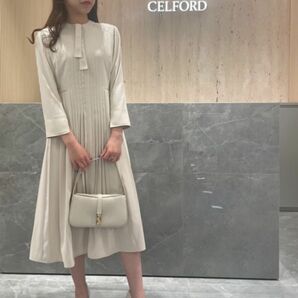 CELFORD ボウタイプリーツワンピース