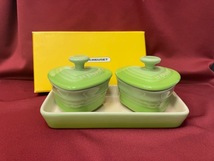 ※56053 LE CREUSET ミニココットセット プレート付き ハート型 グリーン 洋食器 小物入れ 個人保管品_画像1