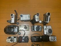 デジカメまとめ売り 15個Nikon OLYMPUS SHARP SONY FUJIFILM MINOLTA KONICA KYOCERA RICOHコンパクトデジタルカメラジャンク品_画像2