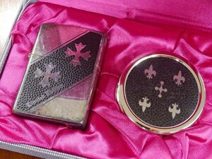 ∇花∇ヴィンテージ 限定 ZIPPO 2002年製 未使用品 クロス十字架 百合紋章 携帯灰皿付き ジッポー 元箱付き 20 【検クロムハーツ