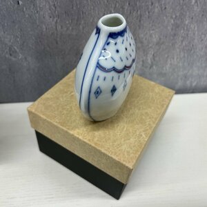 ◎M175 一輪挿し 花瓶 花器 箱付き 9ｃｍ×10ｃｍ (ma)