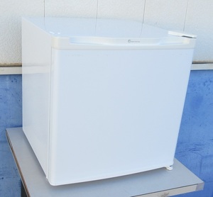 コンパクトサイズの冷凍庫です！　TOHOTAIYO（ウインコド）　直冷式・32L１ドア冷凍庫　TH-32LF1-WH　2020年製造　