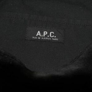 A.P.C. アーぺーセー バッグ 洒落た素材とデザイン きれいめでもカジュアルでもおしゃれなアーペーセーの上質バッグの画像10