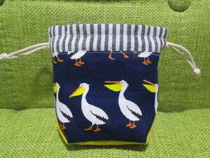 ペリカン柄 ミニ巾着　ハンドメイド